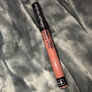 Everlasting liquid lipstick